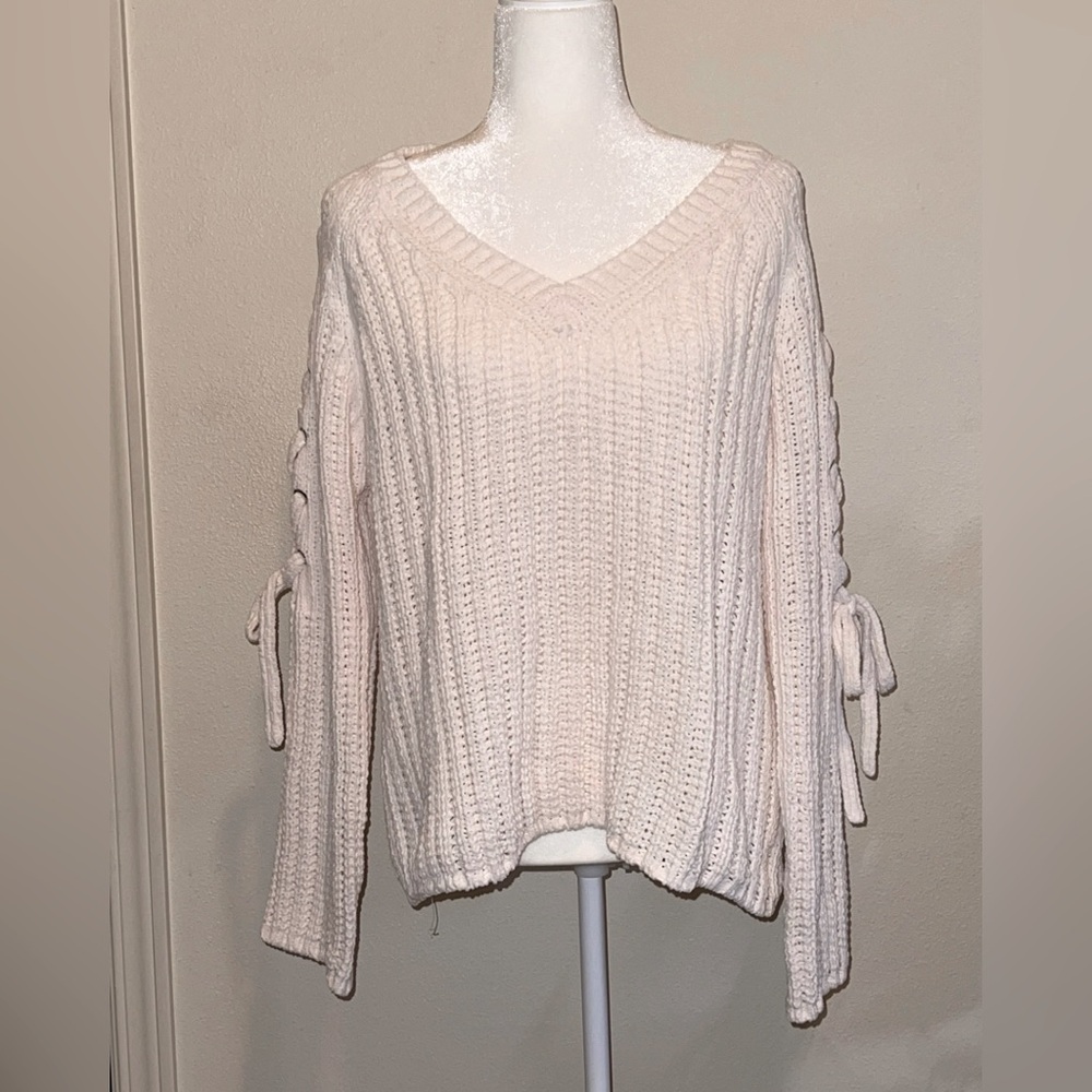 Venus chenille knit v neck sweater Sz M